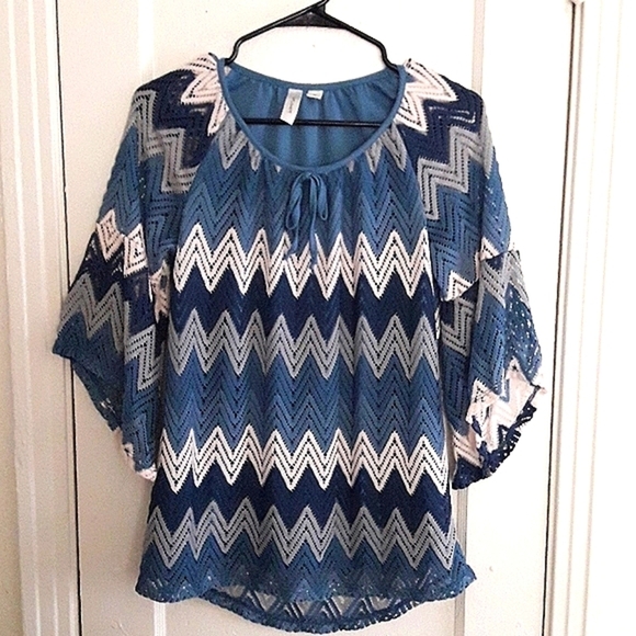 Tacera Tops - Tacera crocheted top S